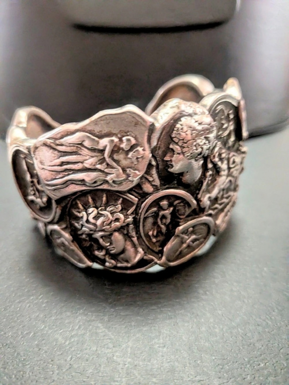 ✨ Vintage 1991 JADED NY Classical Medallion Repoussé Statement Cuff RARE